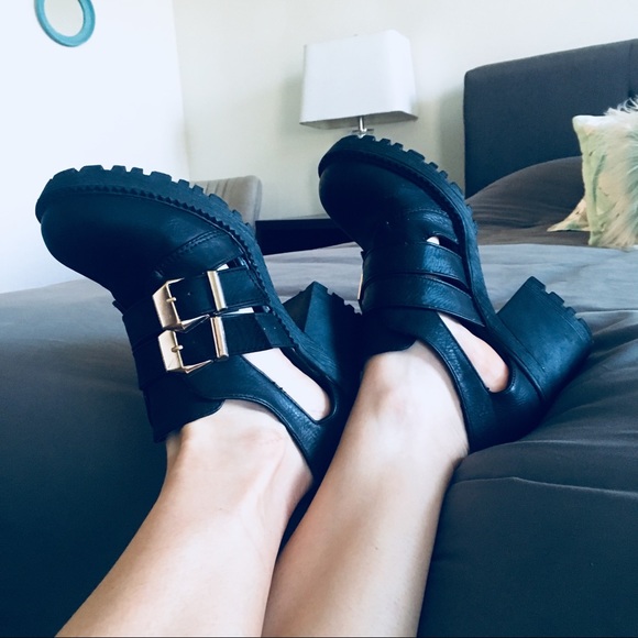 Nature Breeze Shoes - ⚫️Chunky 90’s Kicks⚫️